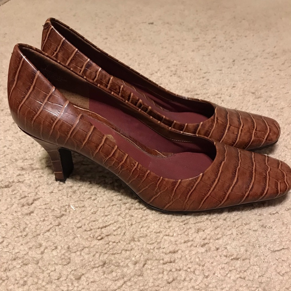 Ladies Easy Spirit Pump